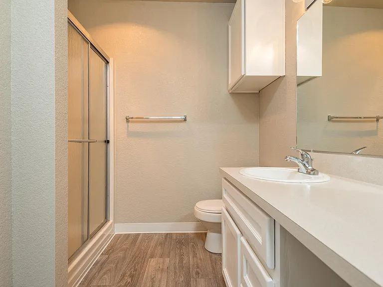 Two Bedroom w/ Den | Bathroom
