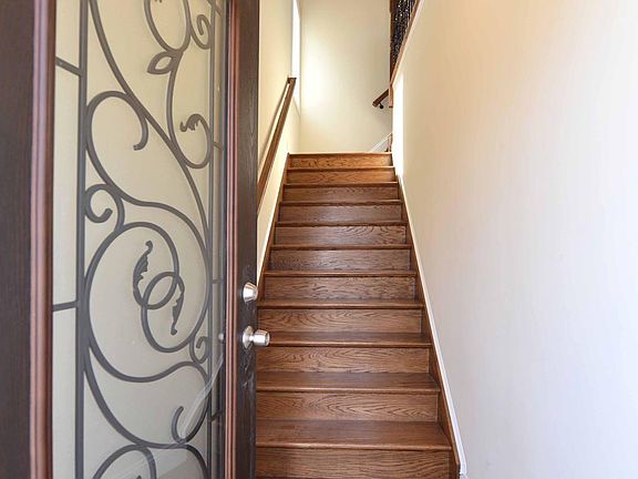 2nd image of 36 Dorothea Pl Floor 2