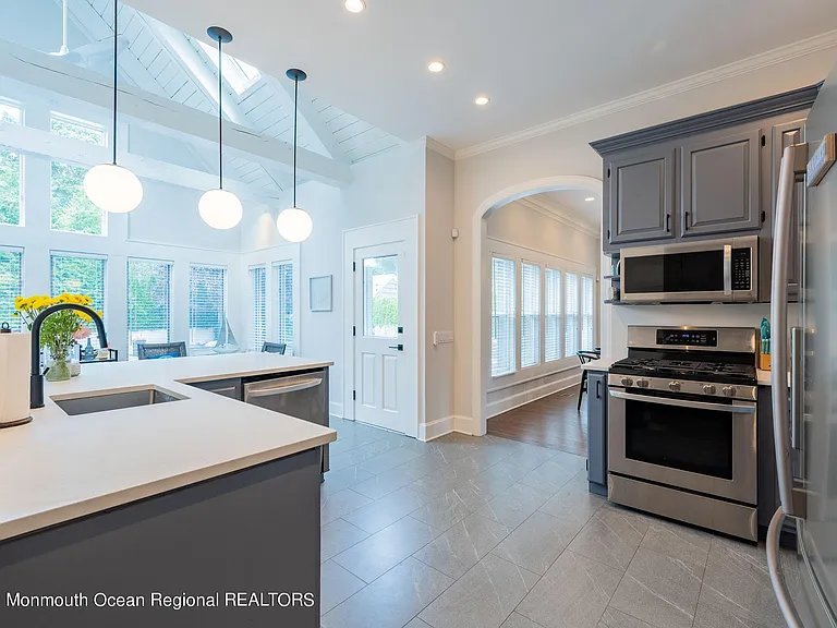 623 Brooklyn Blvd — Photo 17