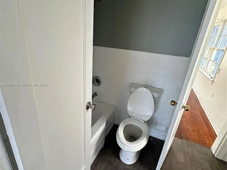 1928 McKinley St #5 — Photo 5