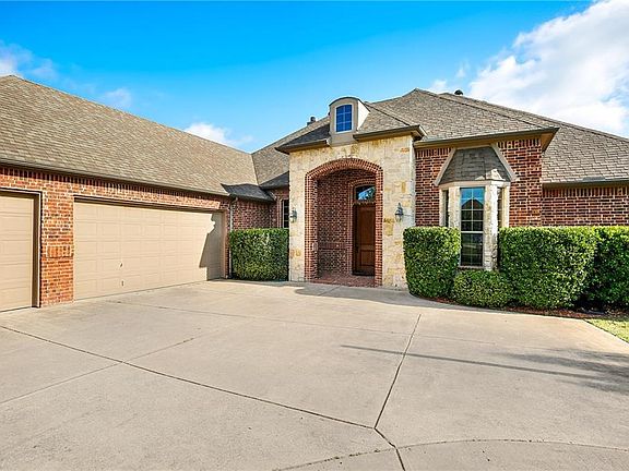 3rd image of 585 Chardonnay Dr