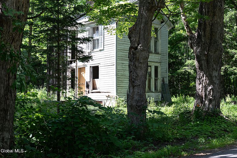 3rd image of 109 Rossman Hill Road