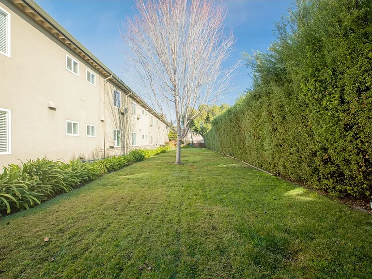 Maude Gardens — Photo 22