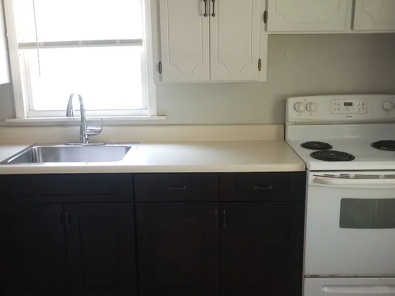 55 Oak St — Photo 6