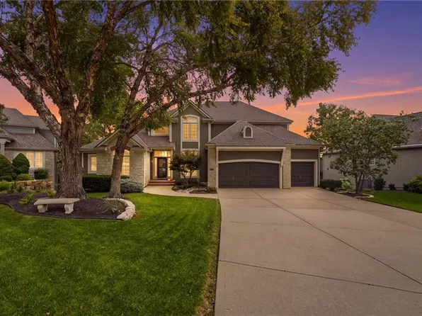 26263 W 111th Ter, Olathe, KS 66061