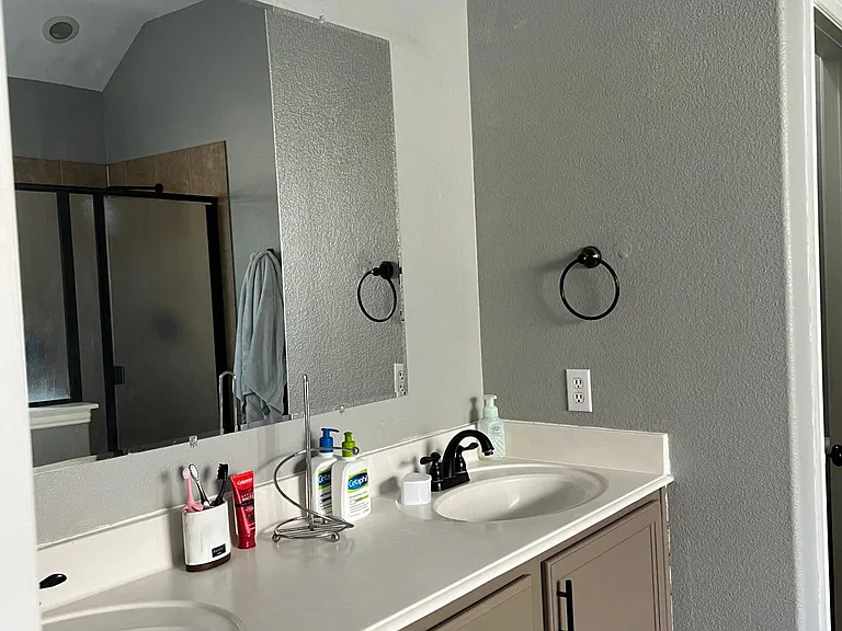 641 Shotwell St — Photo 7