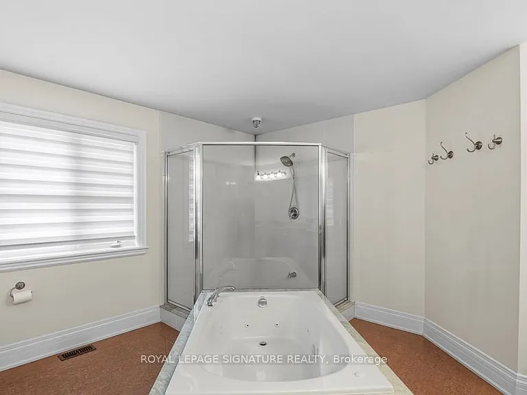 9 William Bowes Blvd — Photo 15