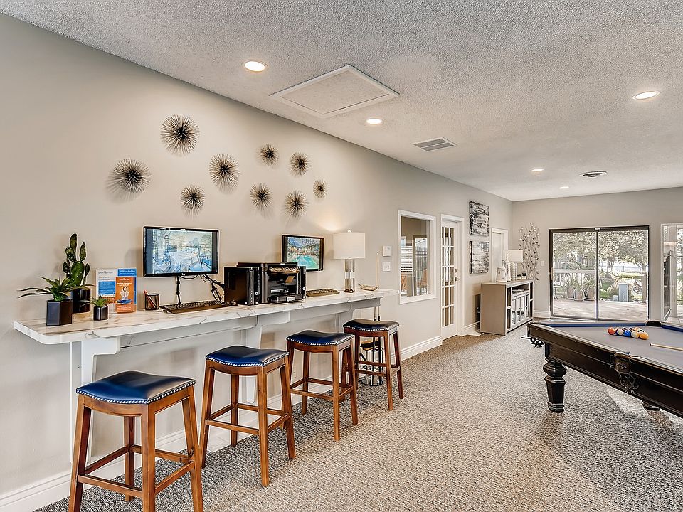 Clearview Apartments 4840-print-018-023-Community Center-3600x2403-300dpi