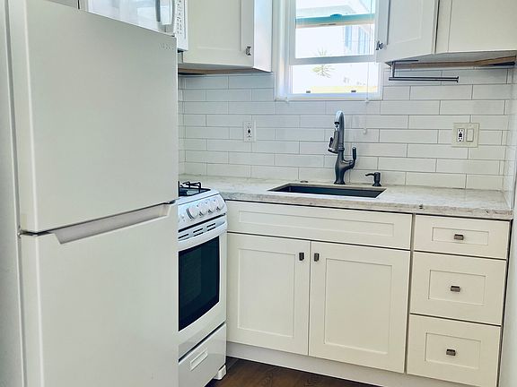3rd image of 525 Nectarine St #A