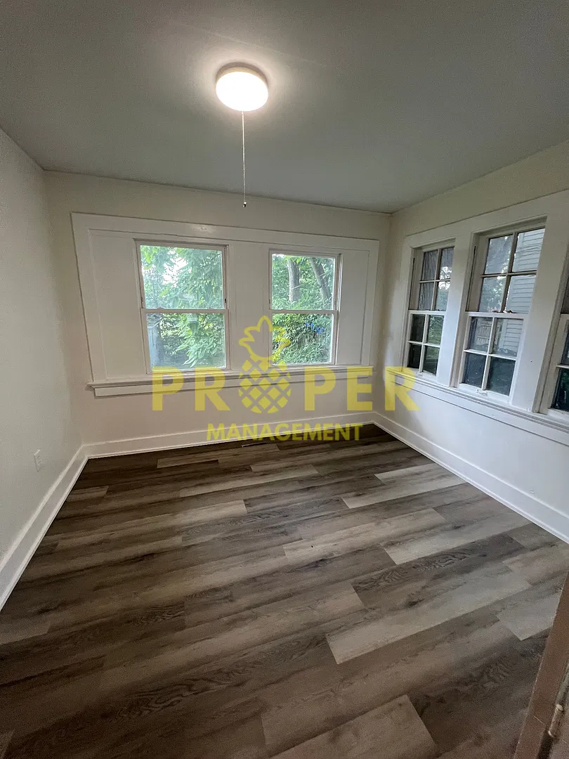 Spacious 5 Bedroom Home in a Prime Dayton Location! — Photo 4