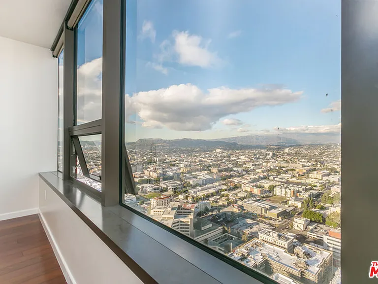 1100 Wilshire Blvd #3504 — Photo 4