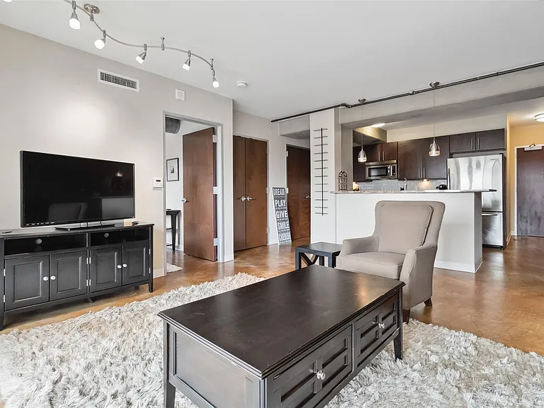 800 Brazos St #803 — Photo 6