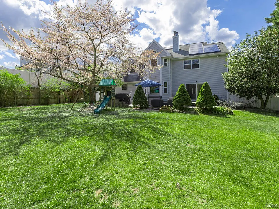 65 Mayfair Rd