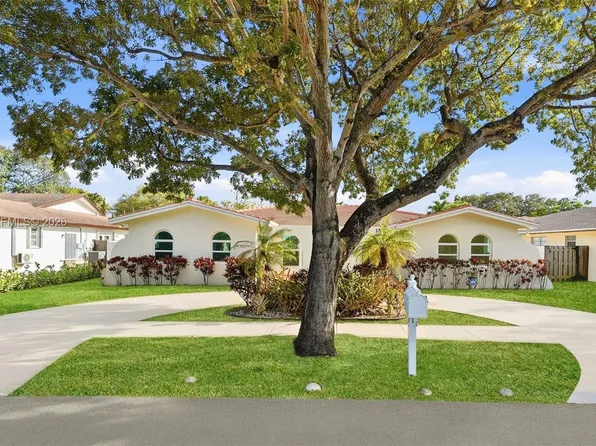 1880 NE 206th Ter, Miami, FL 33179