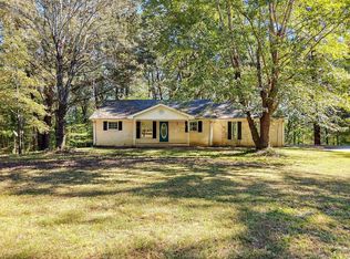 210 Henderson Ln, Paris, TN 38242