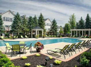 River Run at Naperville, Naperville, IL 60564