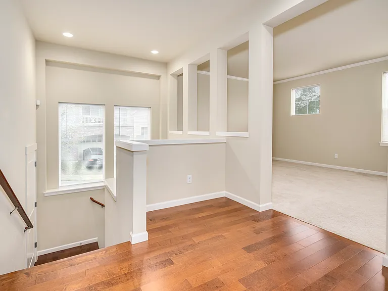 16209 SE 51st Pl — Photo 2