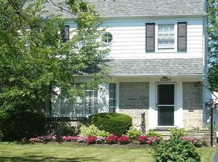 2224 Fenwick Rd, University Heights, OH 44118