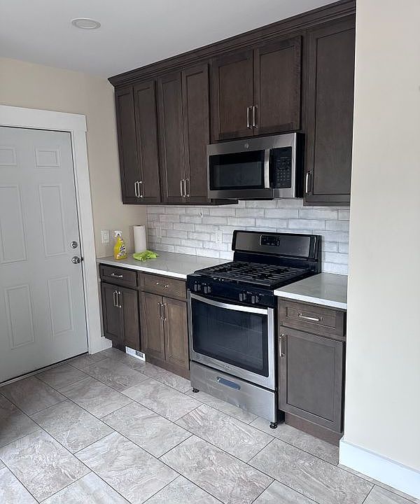 2nd image of 64 Glemby St Floor 2