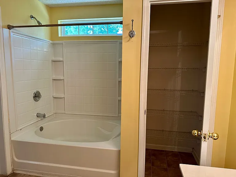 5091 Ballantine Dr — Photo 25
