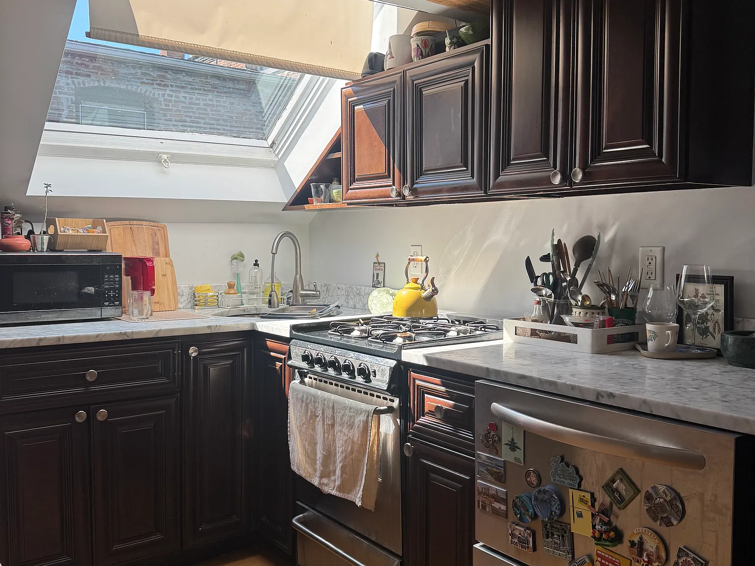 Studio, 400 sqft, $2,575 — Photo 2