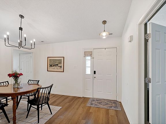 3rd image of 3215 Village Park North Dr