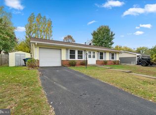 314 E Staunton Ave, Sterling, VA 20164