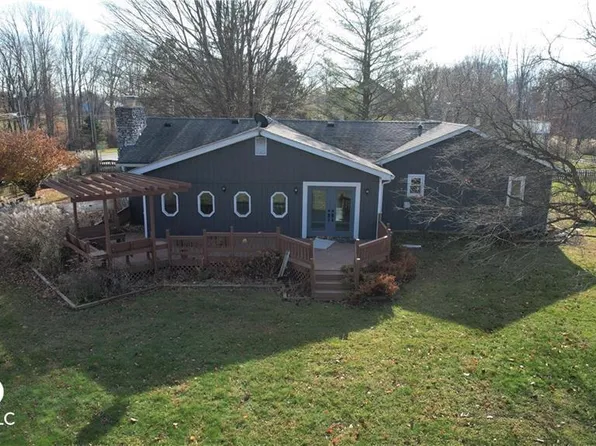 5353 S Holiday Dr, Crawfordsville, IN 47933