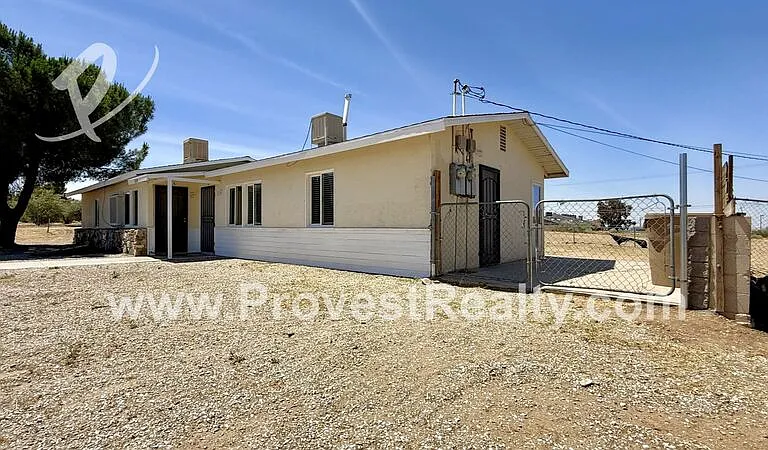 15034 Sequoia St #B — Photo 3