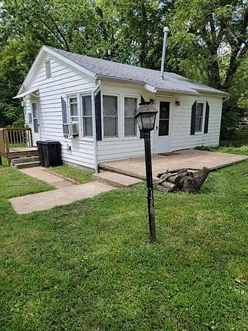 1st image of 1208 N 90th St