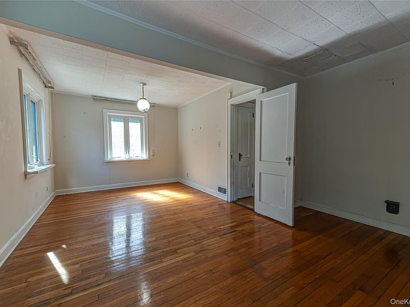 5th image of 54 Greenhills Road