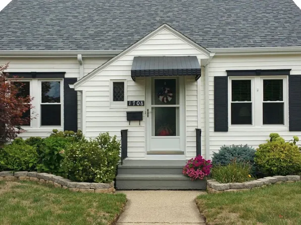 1708 75th St, Kenosha, WI 53143