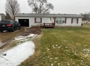 863 Lawrence St, Quincy, MI 49082