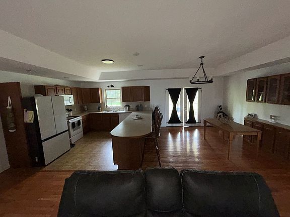 3rd image of 177 Pleasant Pine Dr
