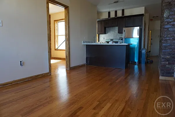 Rented by EXR | media 21