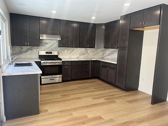 3rd image of 10850 Eberly Ct