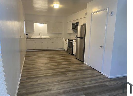 5th image of 315 W 10th Pl #2