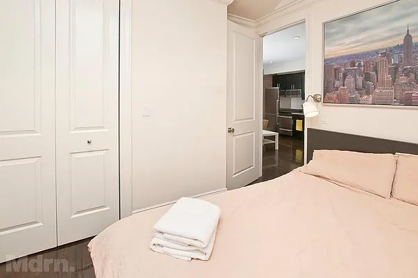 Rented by Mdrn Residential | media 12