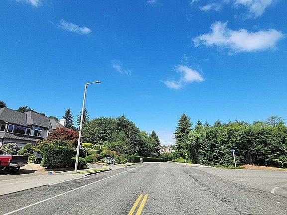 4th image of 5110 Norpoint Way NE