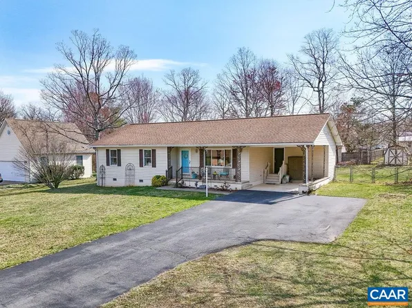 350 Forest Springs Dr, Stuarts Draft, VA 24477