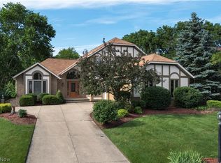 19928 Wildwood Ln, Strongsville, OH 44149