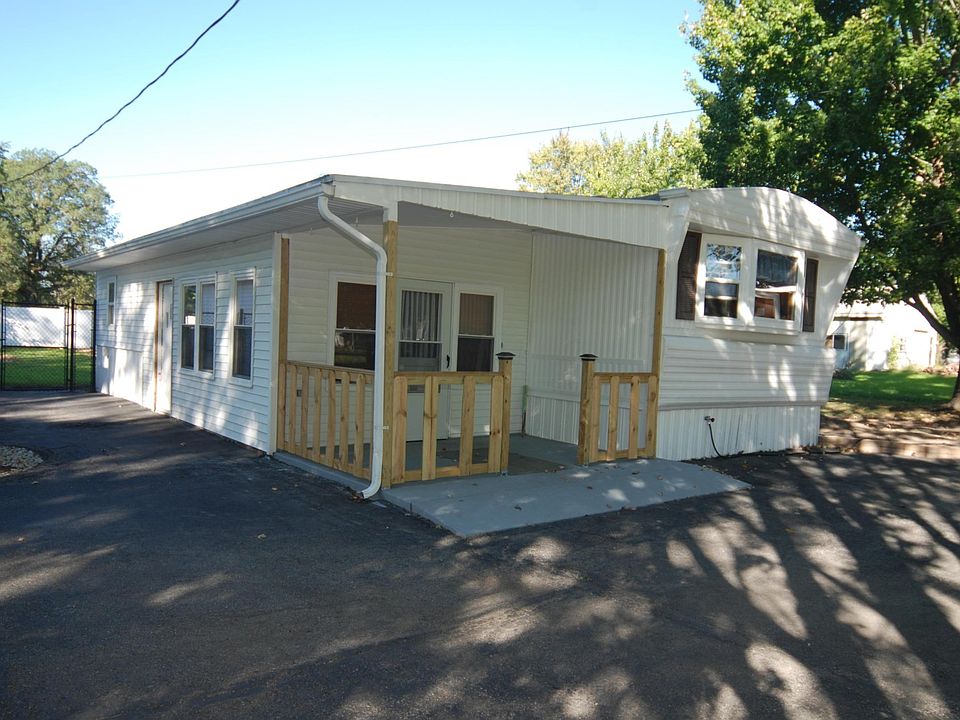 1st image of 285 Grove St