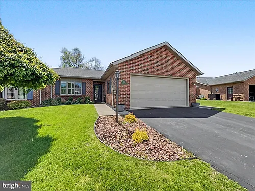 330 Parkwood Dr Photo 1