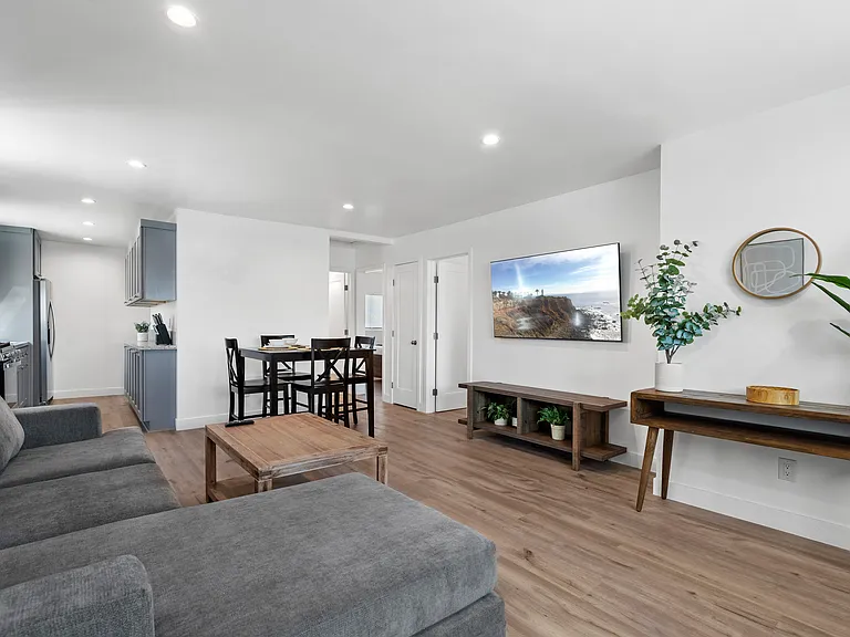 15227 Freeman Ave — Photo 3