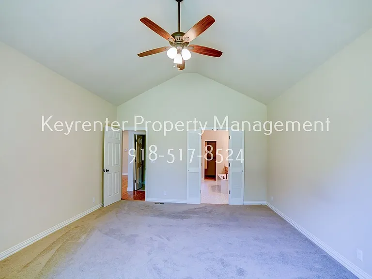 10119 S College Pl — Photo 10