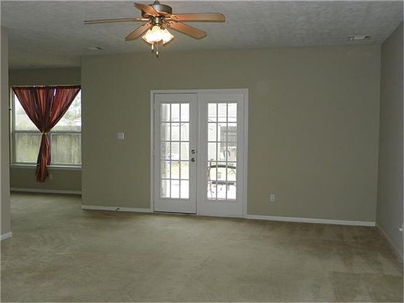 The floorplan is very open and has a great flow between the living room, dining room and kitchen!  Great for entertaining or just keeping an eye on the kids as you prepare dinner.