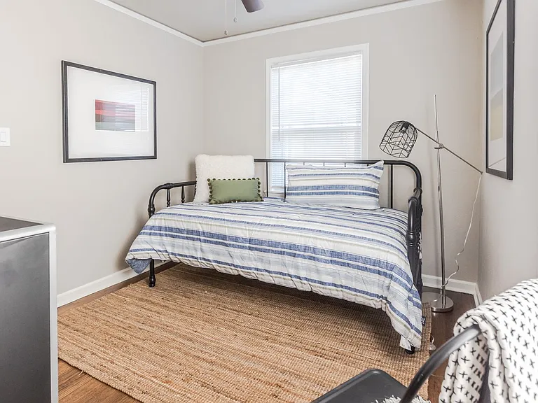 Everly Apartments on Cherry Street — Photo 23
