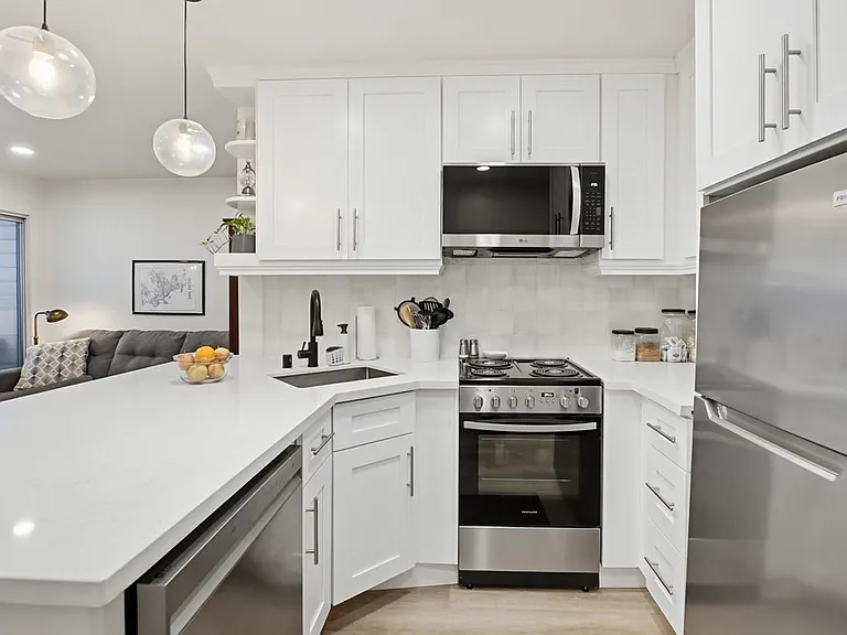 3950 Cleveland Ave #211 — Photo 10