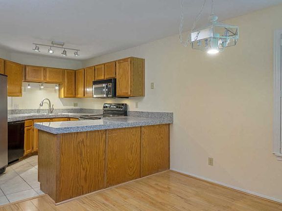 5th image of 6655 N Canyon Crest Dr