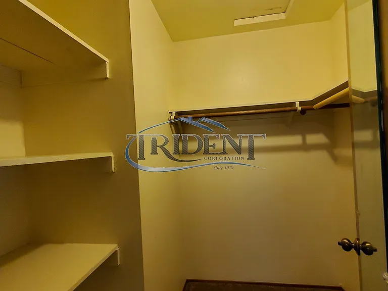 231 E 18th St #A — Photo 12